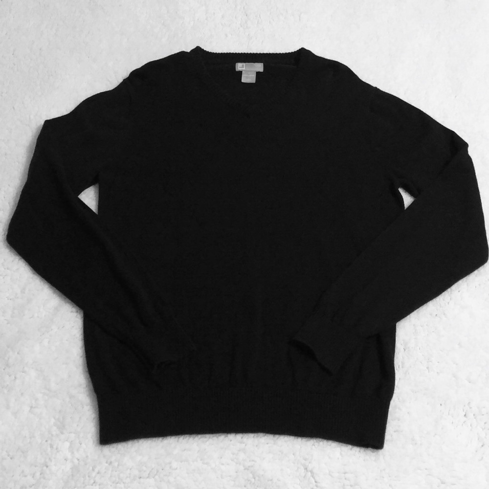 MENS Long Sleeve Black V-Neck Sweater